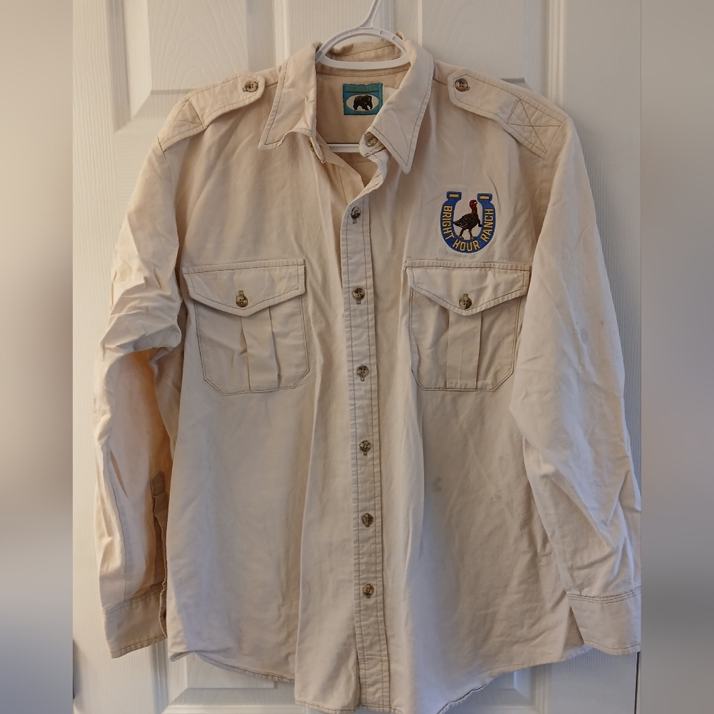 Vintage-Inspired Bear Back Utility Shirt – Unique Patch Detail – Size L
